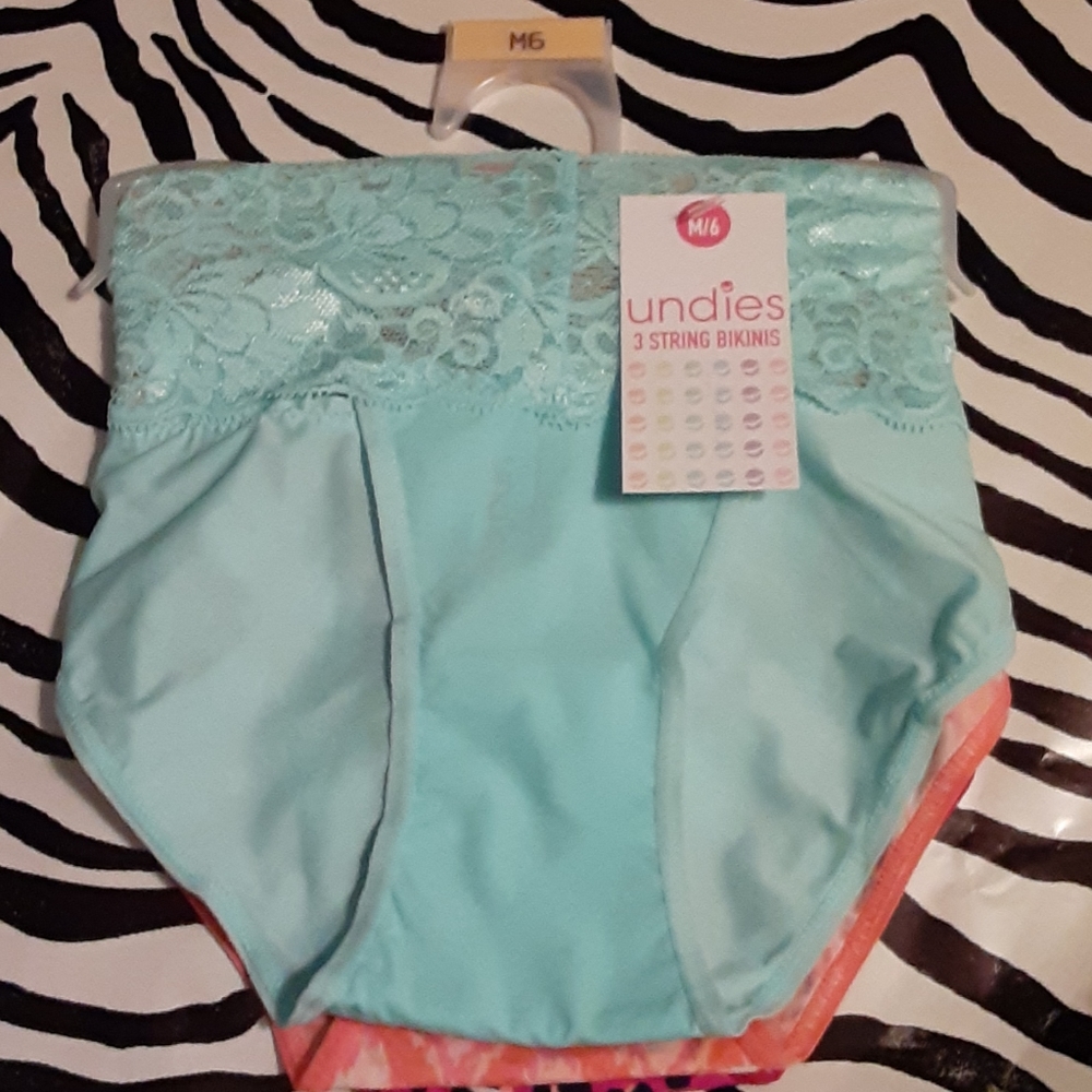 UNDIES 3 PAIR LACE STRING BIKINI